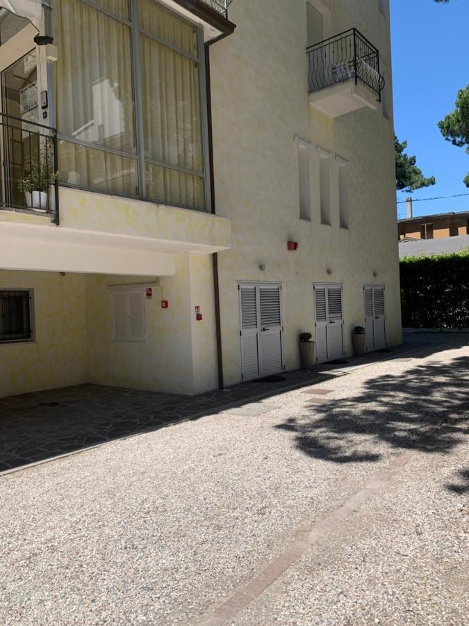מילאנו מריטימה Hotel Augustus מראה חיצוני תמונה