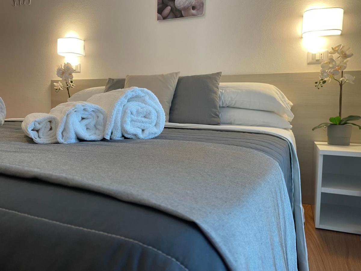 מילאנו מריטימה Hotel Augustus מראה חיצוני תמונה