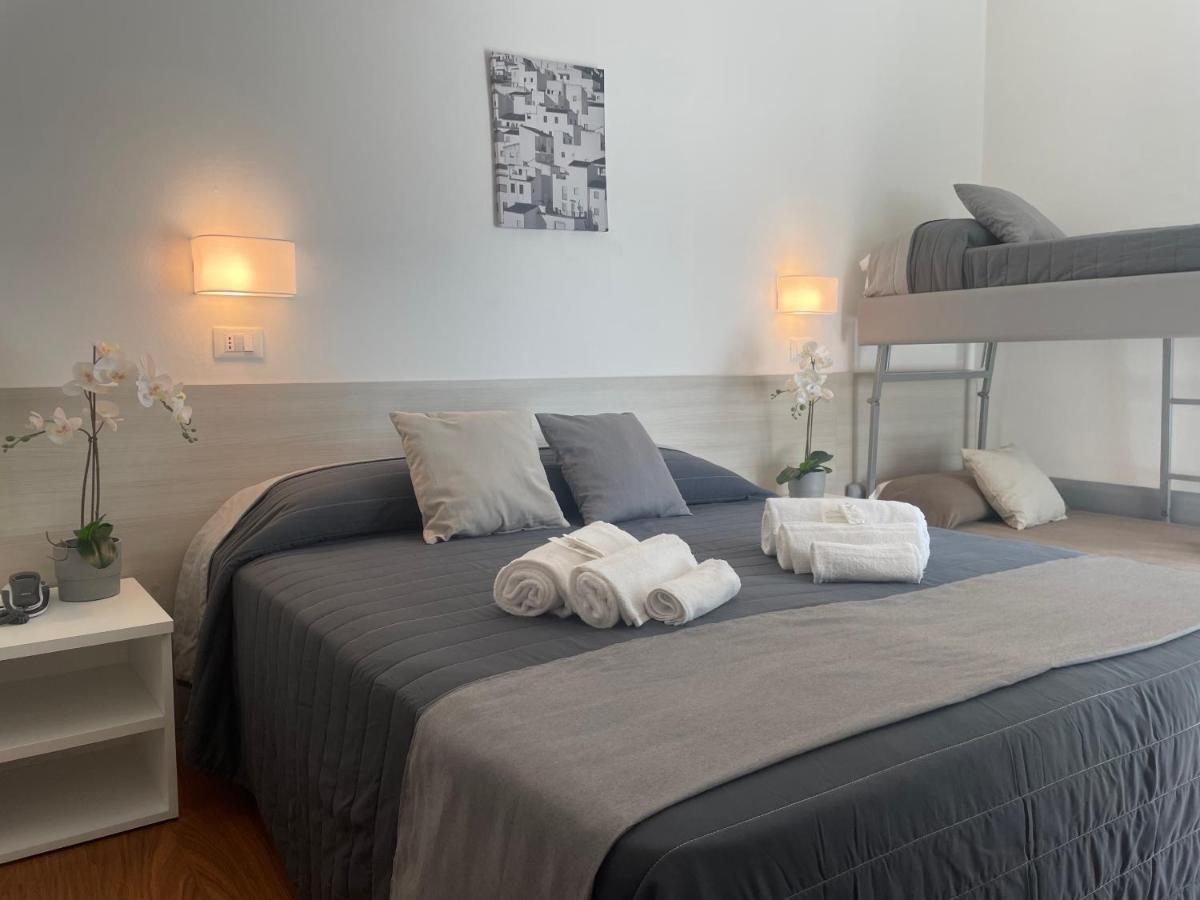 מילאנו מריטימה Hotel Augustus מראה חיצוני תמונה