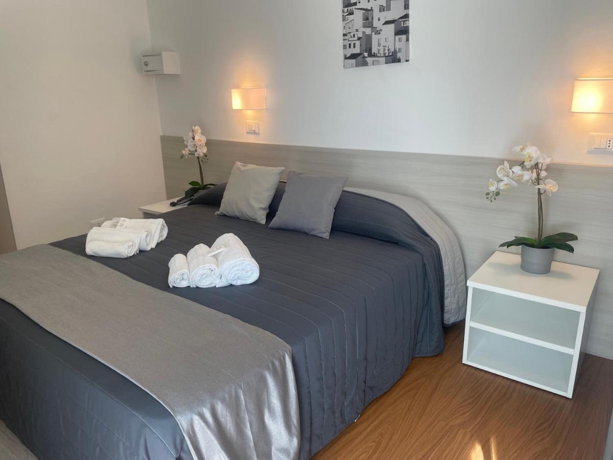 מילאנו מריטימה Hotel Augustus מראה חיצוני תמונה