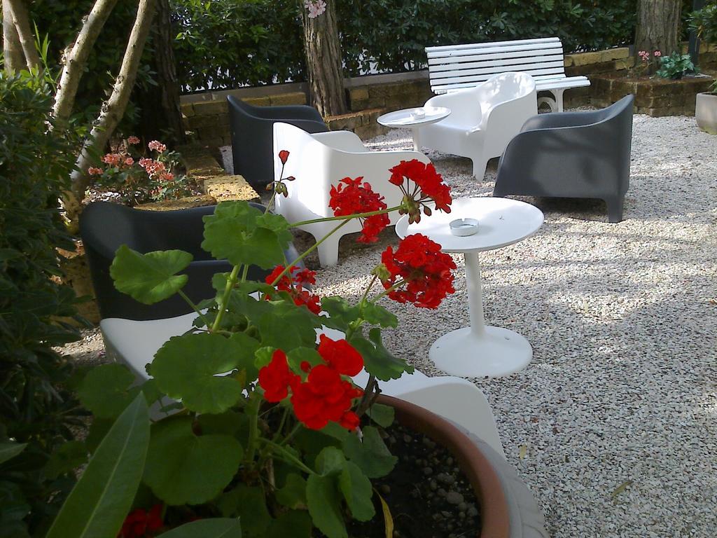 מילאנו מריטימה Hotel Augustus מראה חיצוני תמונה