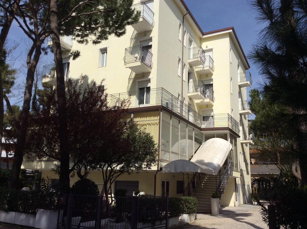 מילאנו מריטימה Hotel Augustus מראה חיצוני תמונה