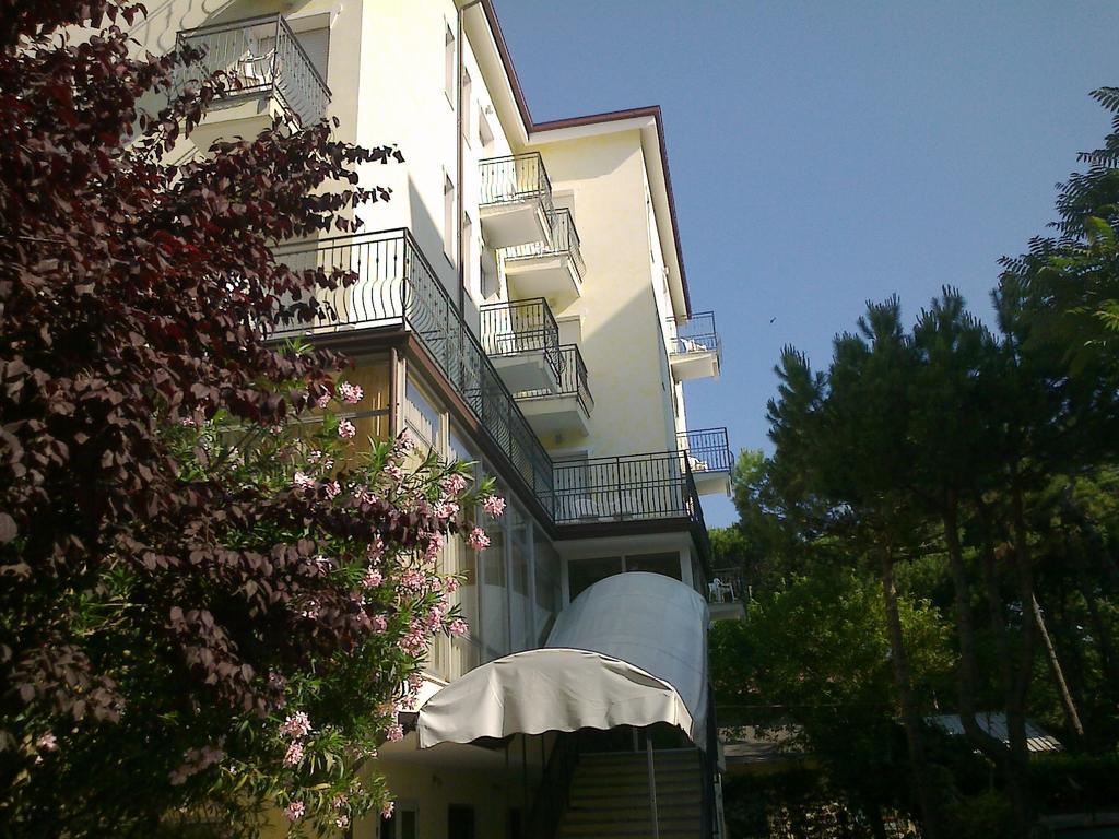 מילאנו מריטימה Hotel Augustus מראה חיצוני תמונה