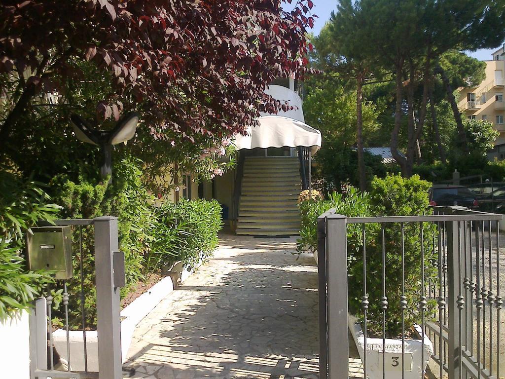 מילאנו מריטימה Hotel Augustus מראה חיצוני תמונה