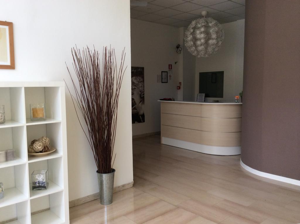 מילאנו מריטימה Hotel Augustus מראה חיצוני תמונה