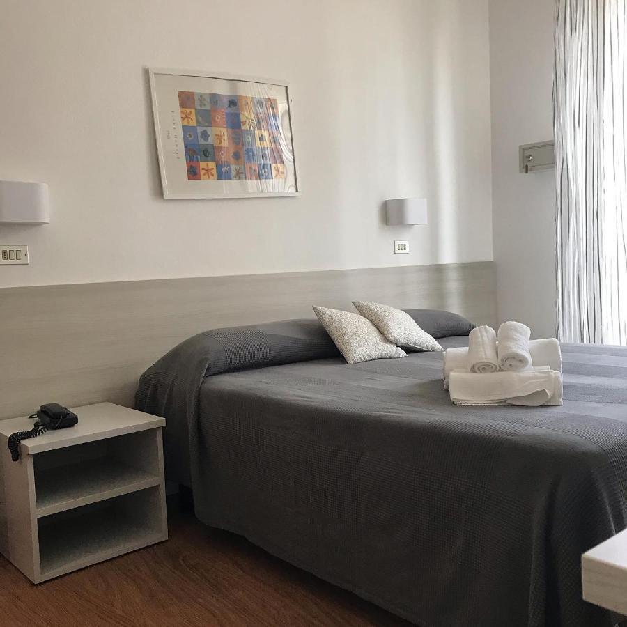 מילאנו מריטימה Hotel Augustus מראה חיצוני תמונה
