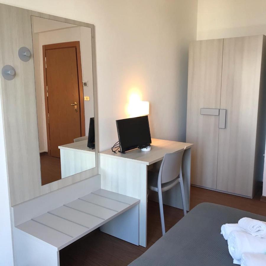 מילאנו מריטימה Hotel Augustus מראה חיצוני תמונה