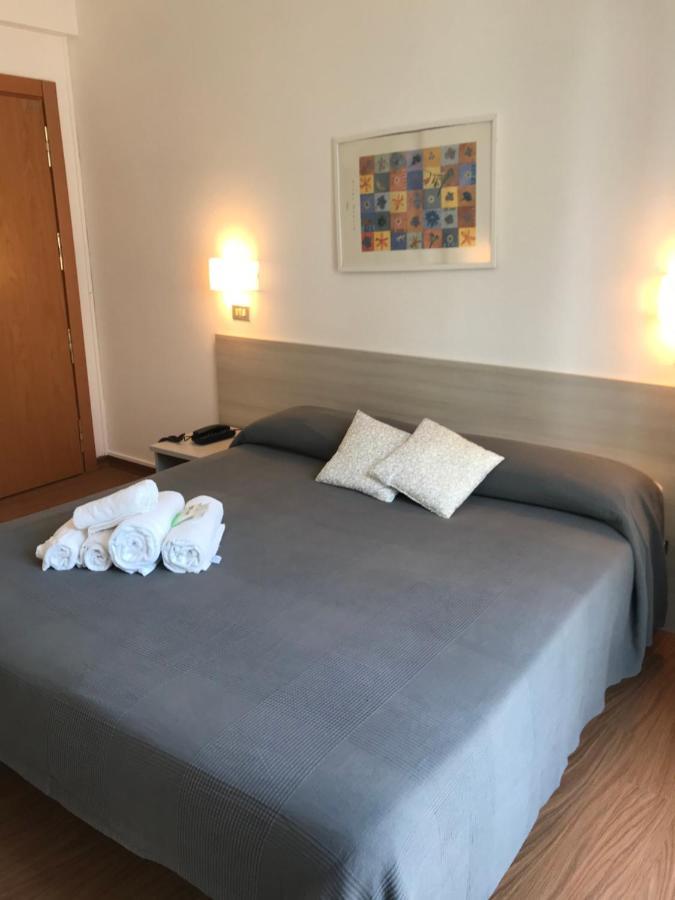 מילאנו מריטימה Hotel Augustus מראה חיצוני תמונה