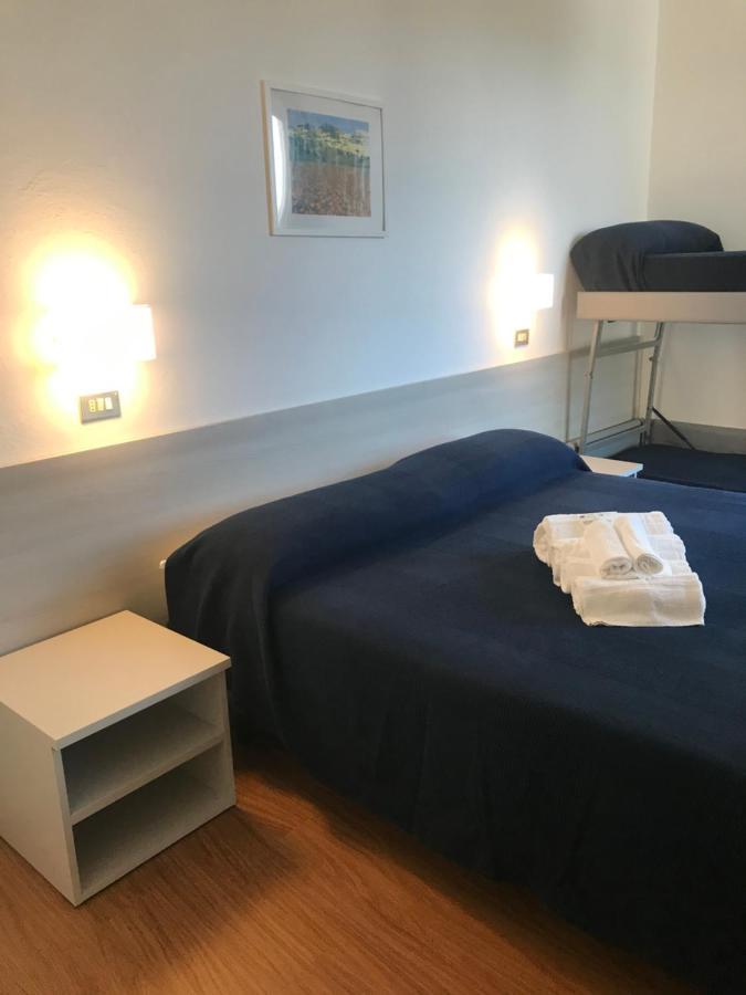 מילאנו מריטימה Hotel Augustus מראה חיצוני תמונה