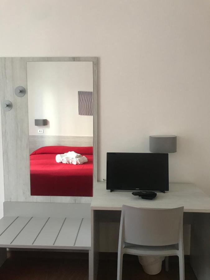 מילאנו מריטימה Hotel Augustus מראה חיצוני תמונה